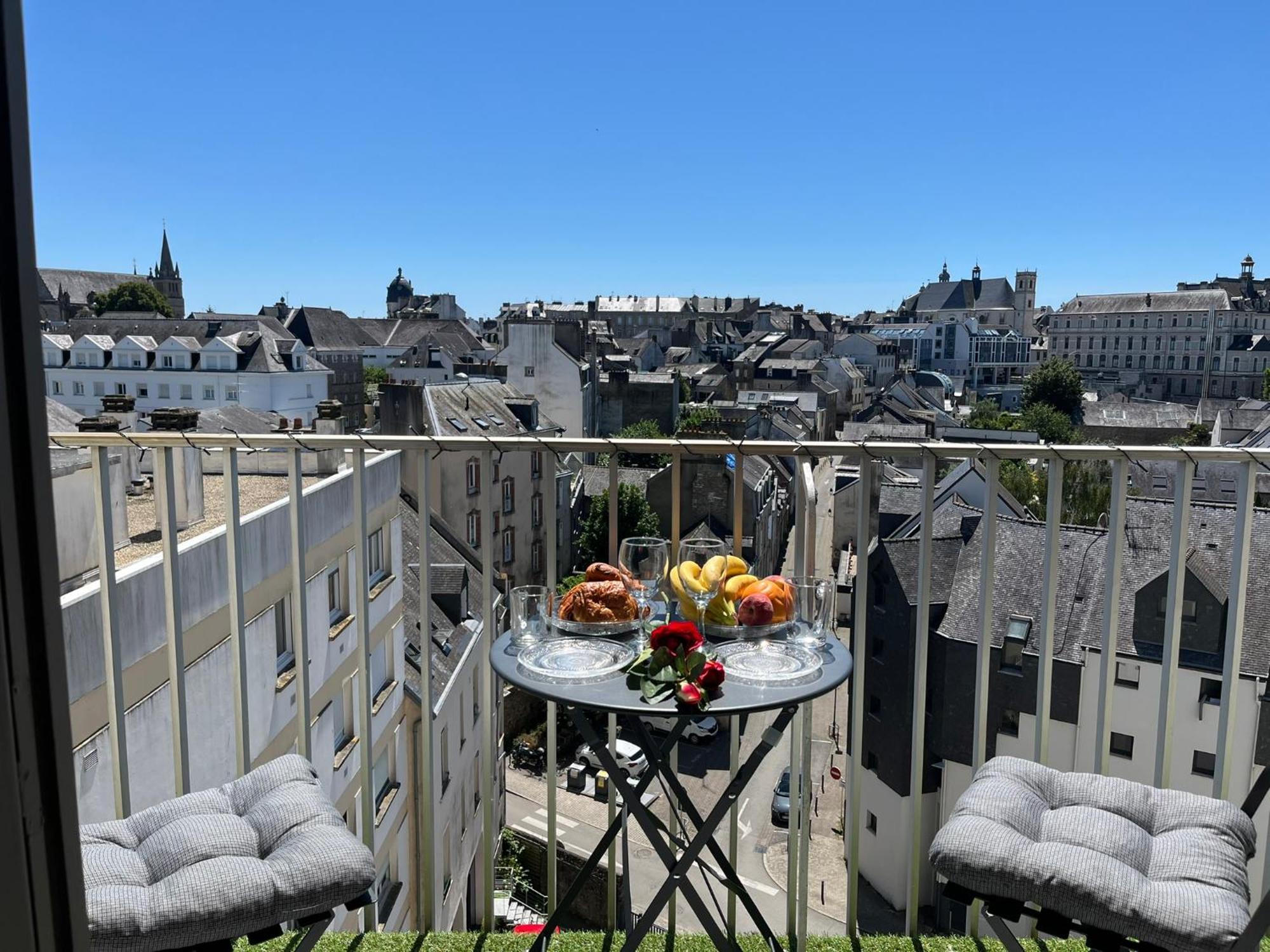 Vue Sur Les Toits Historiques De Vannes Exterior foto